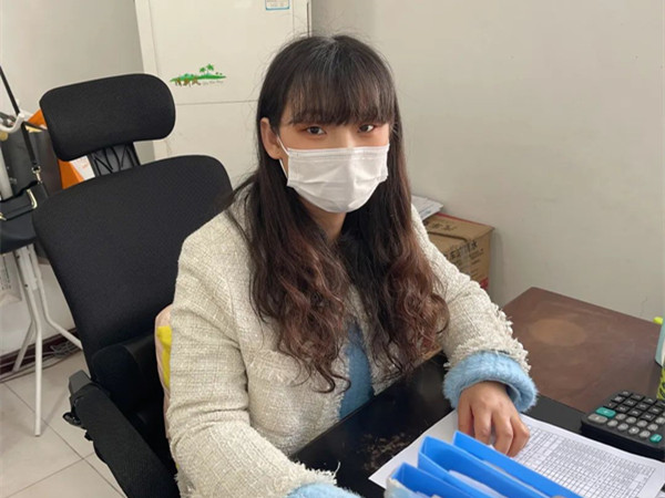 榜樣力量｜精誠(chéng)嚴(yán)細(xì)，財(cái)務(wù)辦陳閃擔(dān)當(dāng)有為